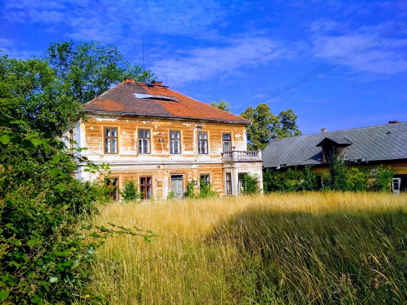 Prvorepubliková vila, 384 m2, Radošovice