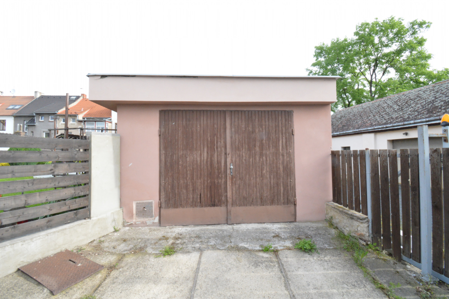 pronájem garáže 25 m2, Lovosice ul. Barákova