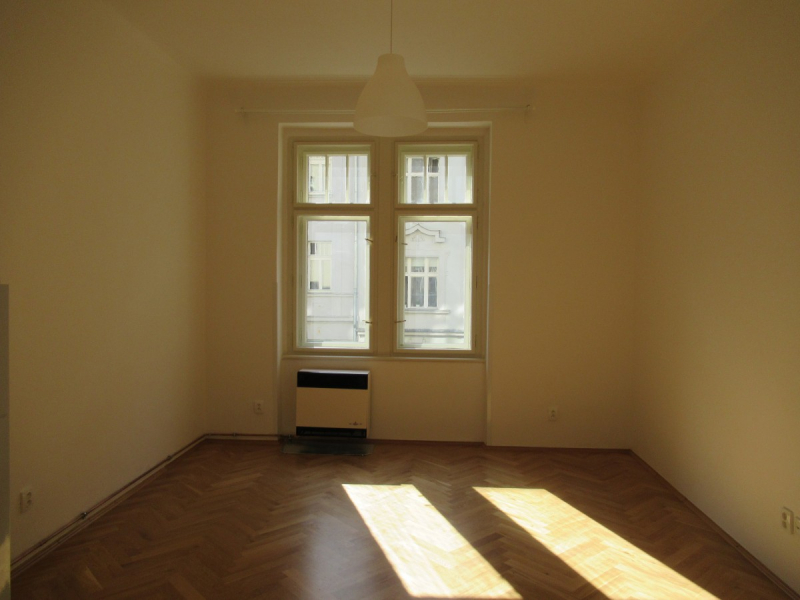 Velmi pěkný byt 1+kk po rekonstrukci, Praha 10-Vršovice