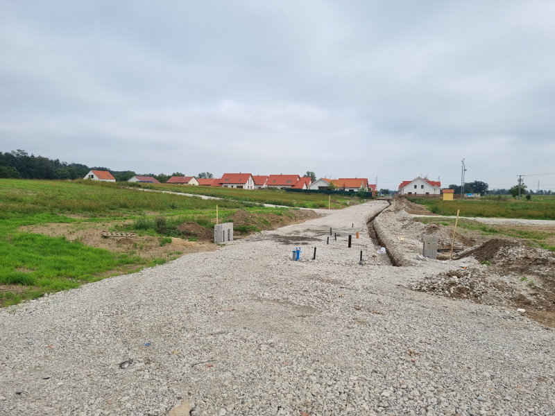 Prodej stavebního pozemku 143/86 v obci Veltrusy