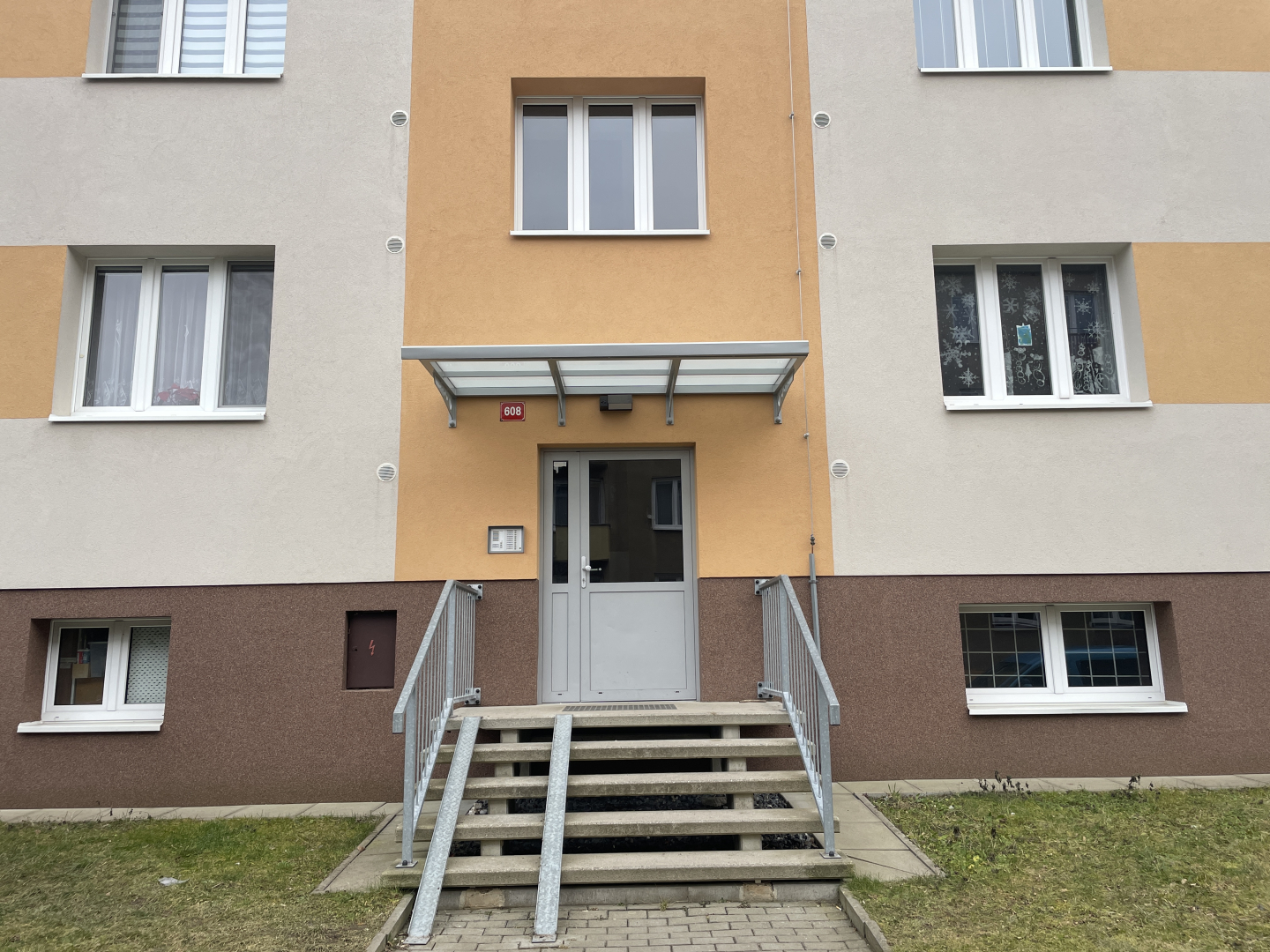 exkluzivní prodej velkého, světlého bytu 3+1 v OV, Mníšek pod Brdy - Jana Štastného