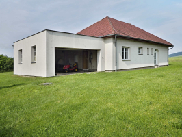 prodej RD 5 nebo 6+1, jídelna, dvojgaráž, šatna, spíž, v obci Dlažkovice