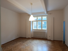 Velmi hezký byt 1+kk po rekonstrukci, Praha 10 - Strašnice 