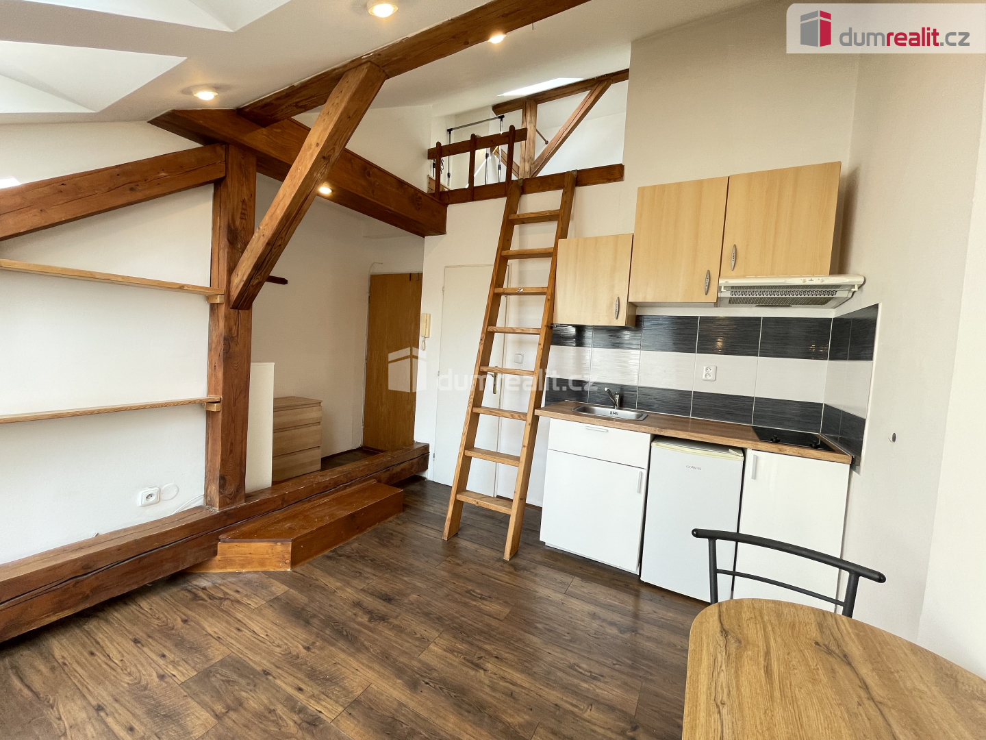 Pronájem bytu, 1+kk, 32 m<sup>2</sup>