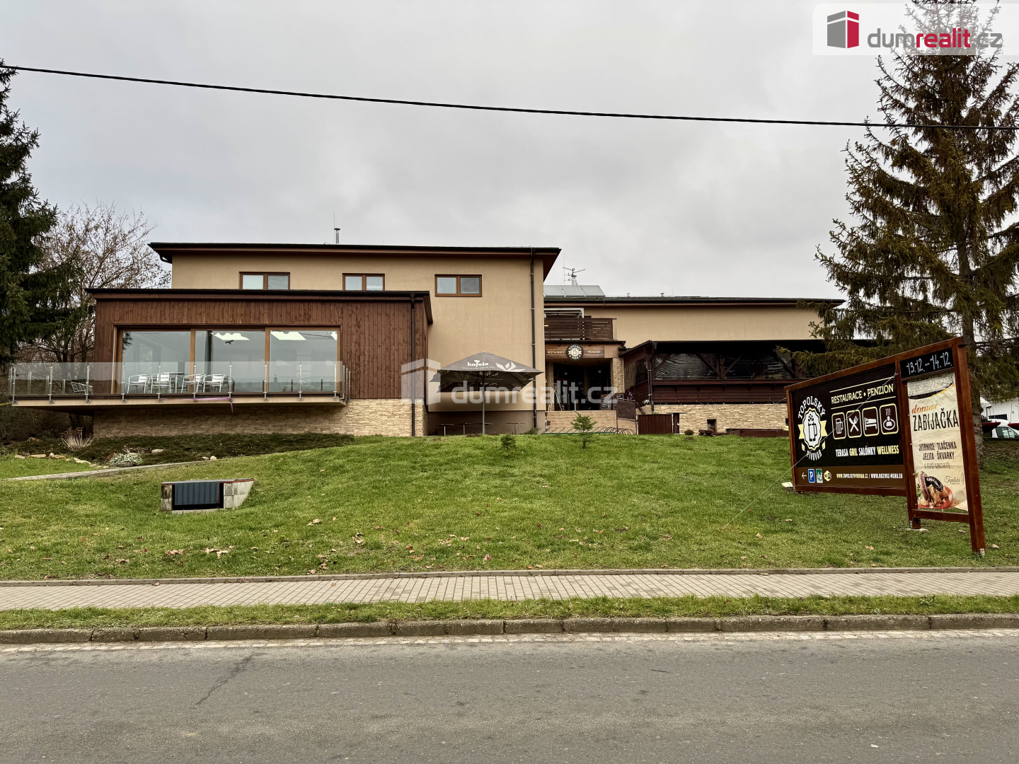 Pronájem komerčního objektu, Restaurace, 908 m<sup>2</sup>