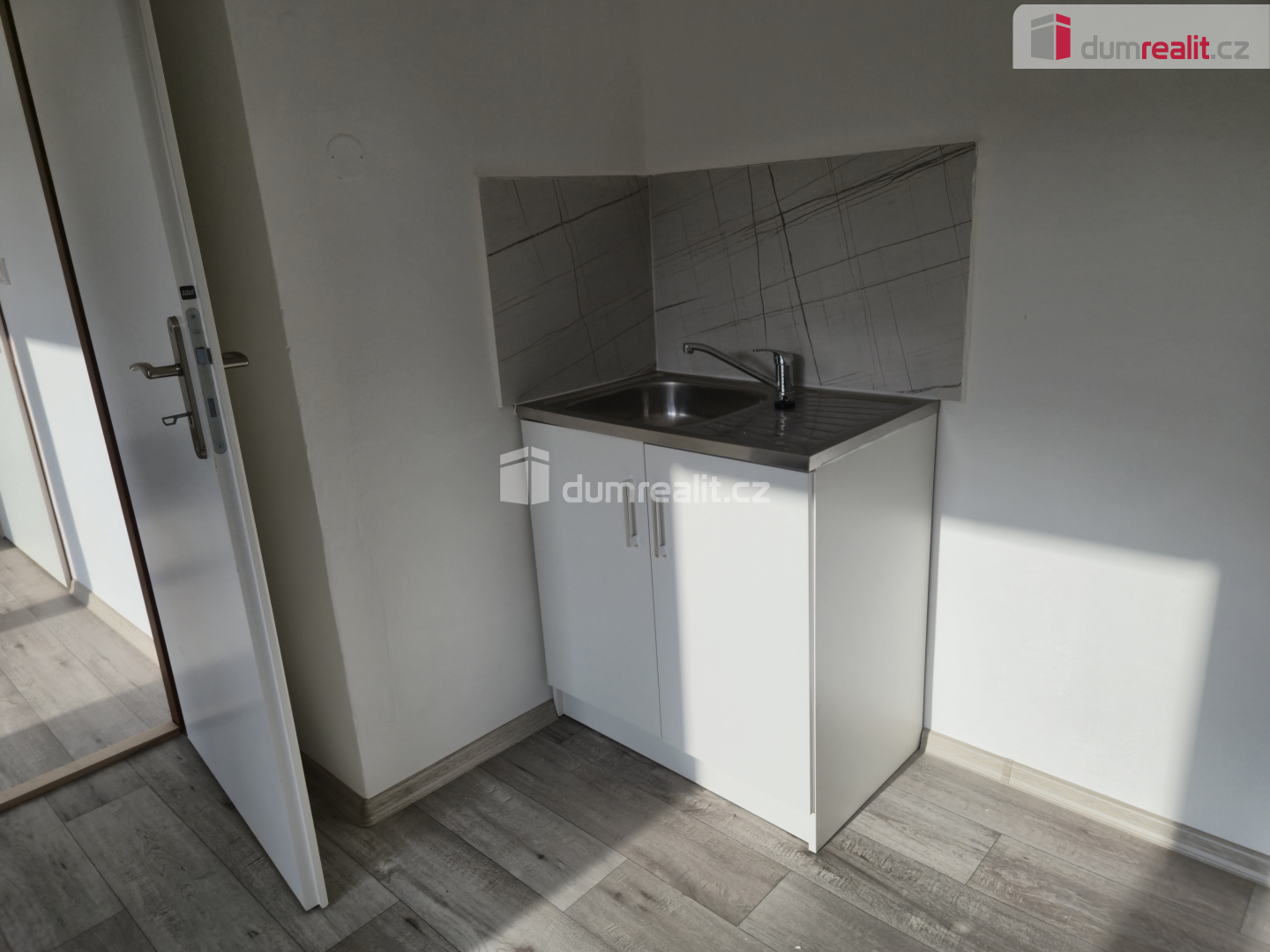 Pronájem komerčního objektu, Jiný, 31 m<sup>2</sup>